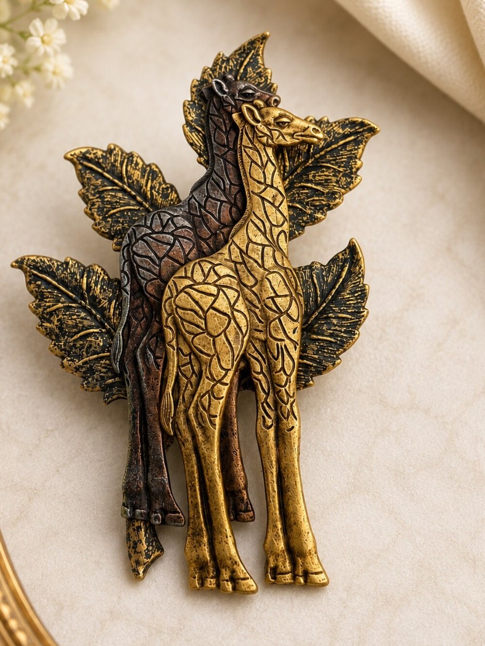 Vintage Style Giraffe Leaf Brooch Gold Bronze Animal Statement Pin Wildlife